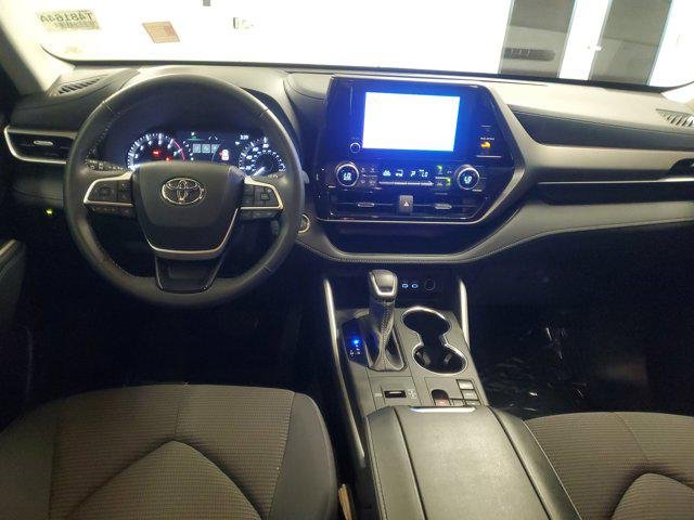 2024 Toyota Highlander LE - Photo 13