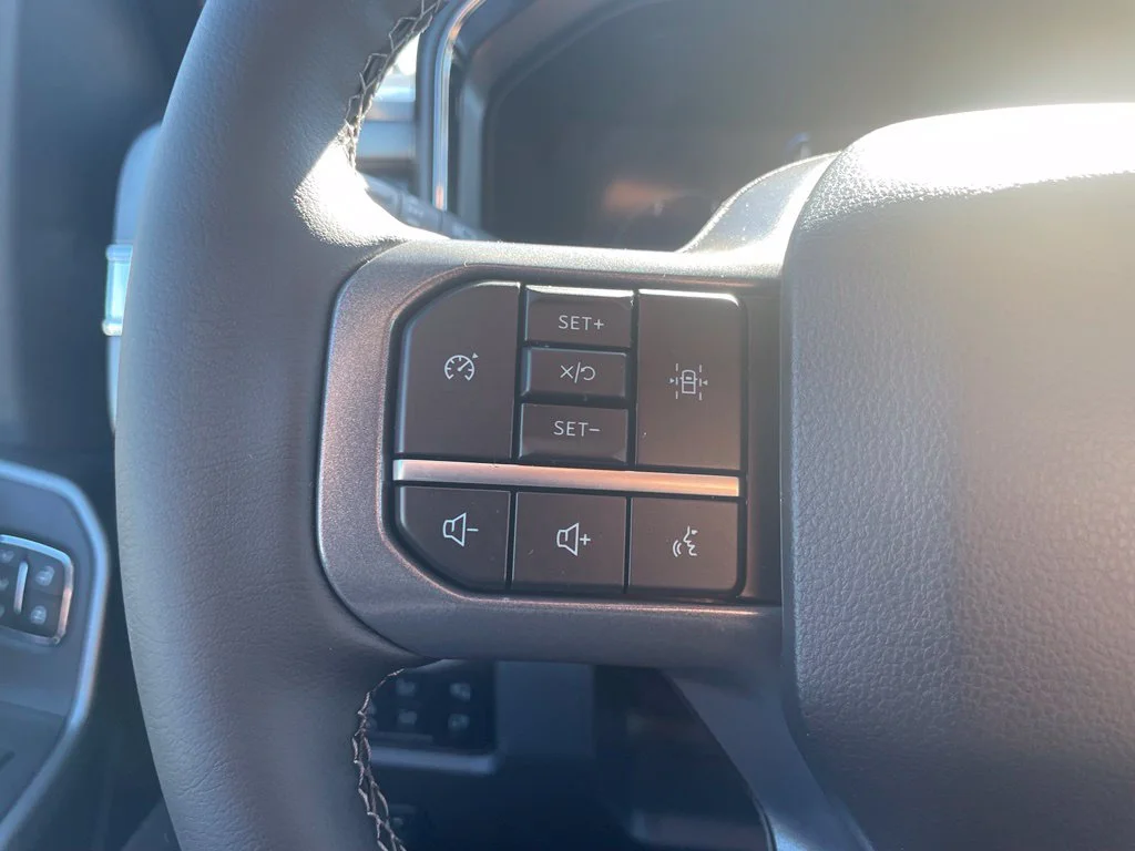 New 2027 Agate Black Metallic Ford F-450® LARIAT® image 15