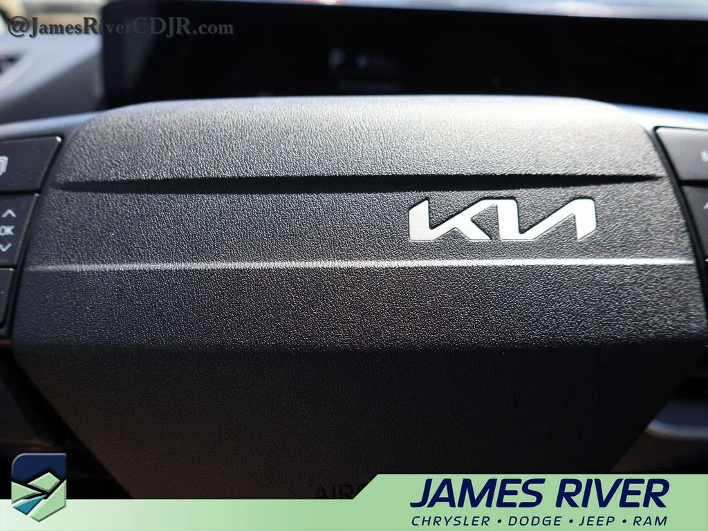 Used 2025 Blue Kia LXS image 26