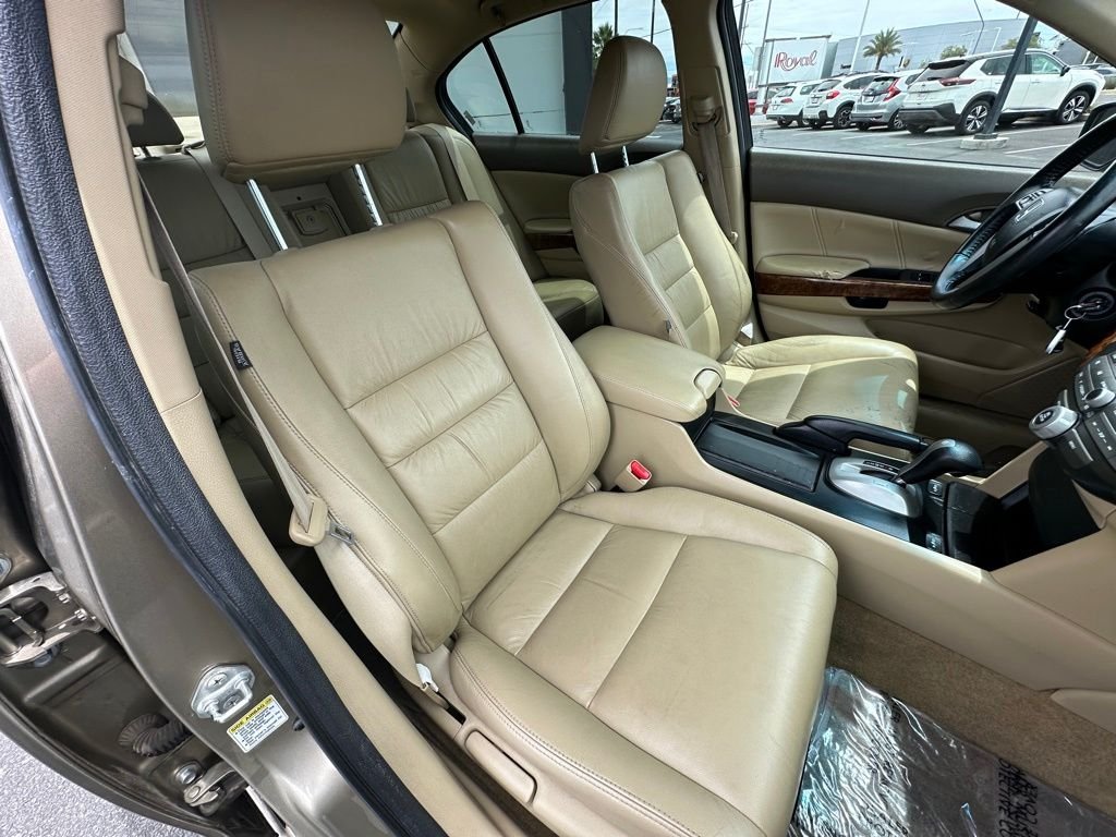Used 2010 Silver Honda EX-L image 18