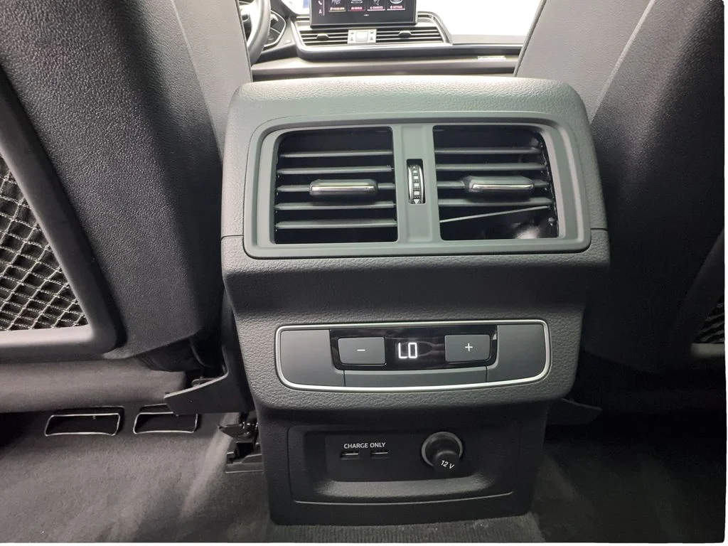 Used 2022 Blue Audi  image 35