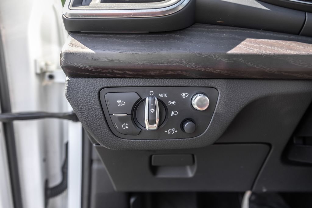 Used 2018  Audi 2.0T Prestige image 28
