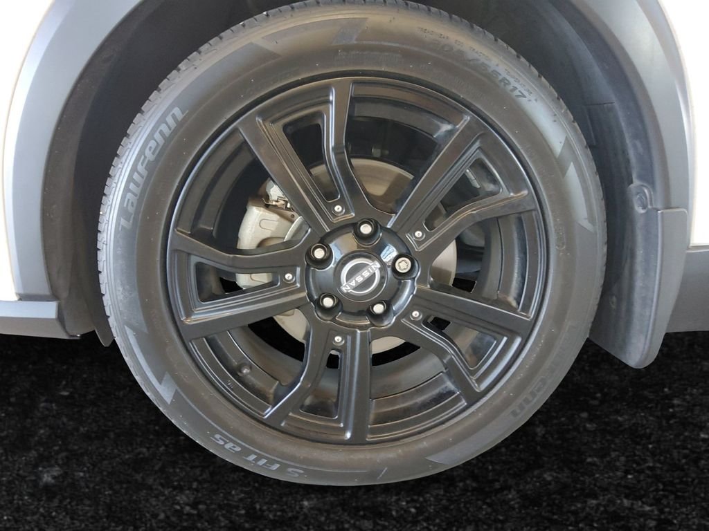 Used 2023 White Nissan SR image 26