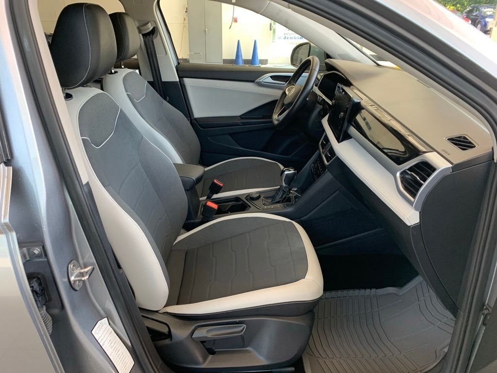 2025 Volkswagen Taos SE - Photo 15