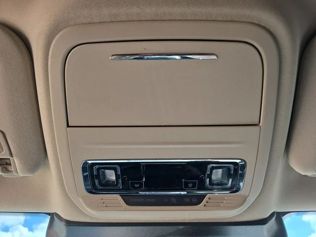 Used 2023 Gray Lincoln Standard image 29