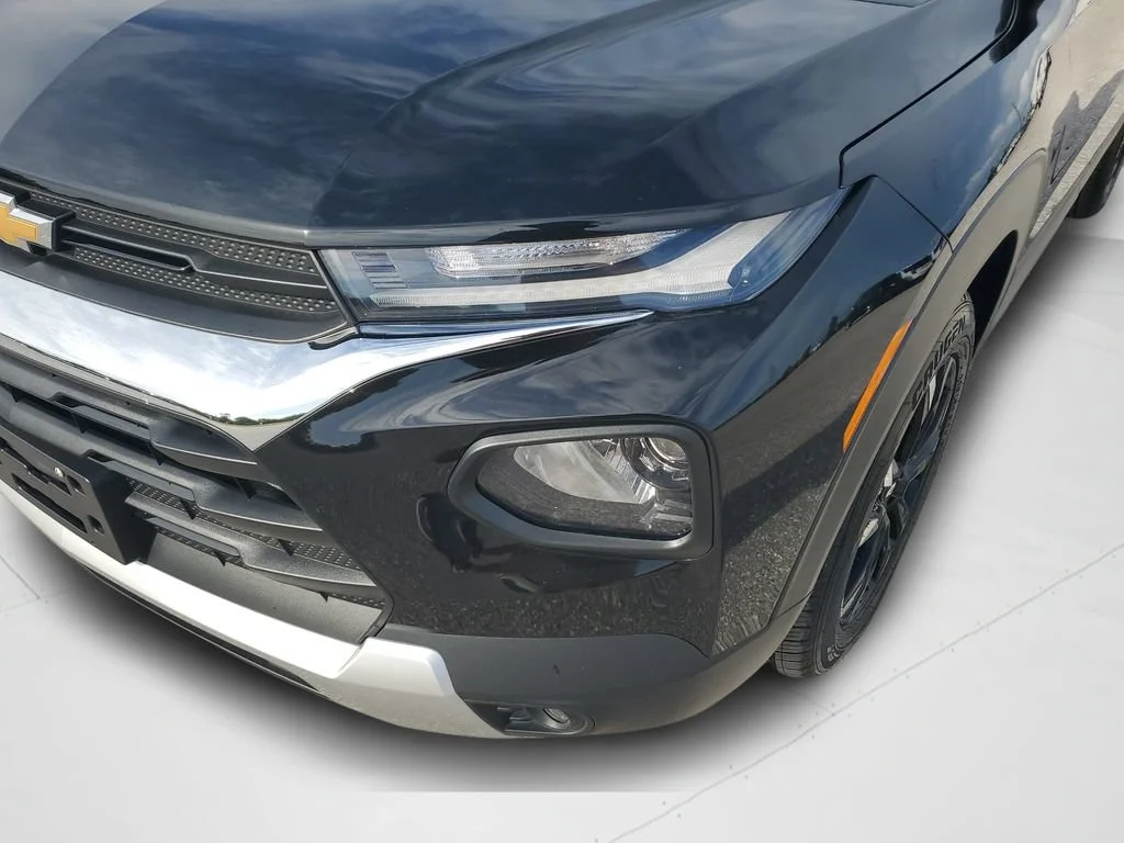 Used 2023 Mosaic Black Metallic Chevrolet LT image 23
