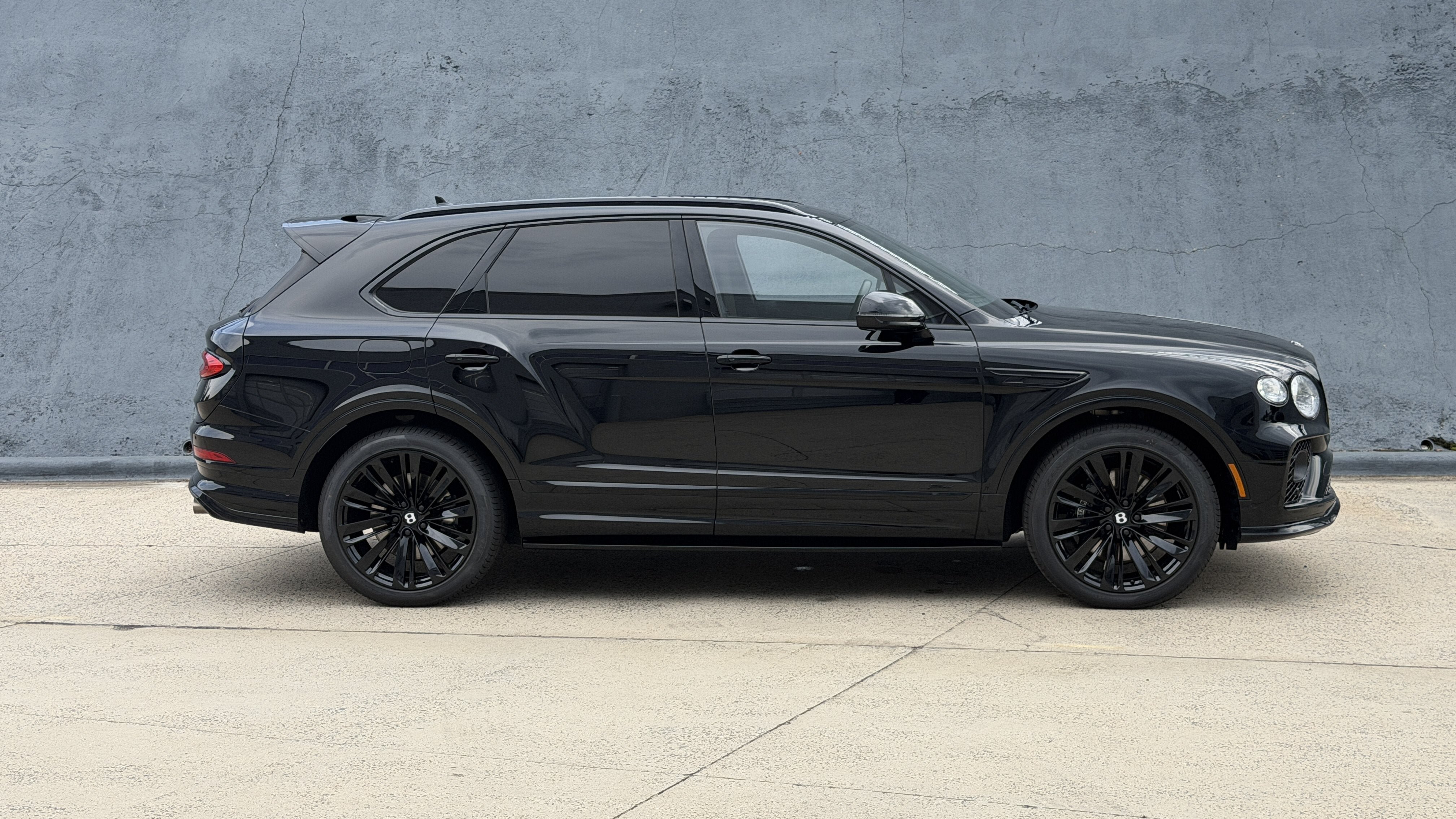 Used 2022 Beluga Bentley Speed image 5