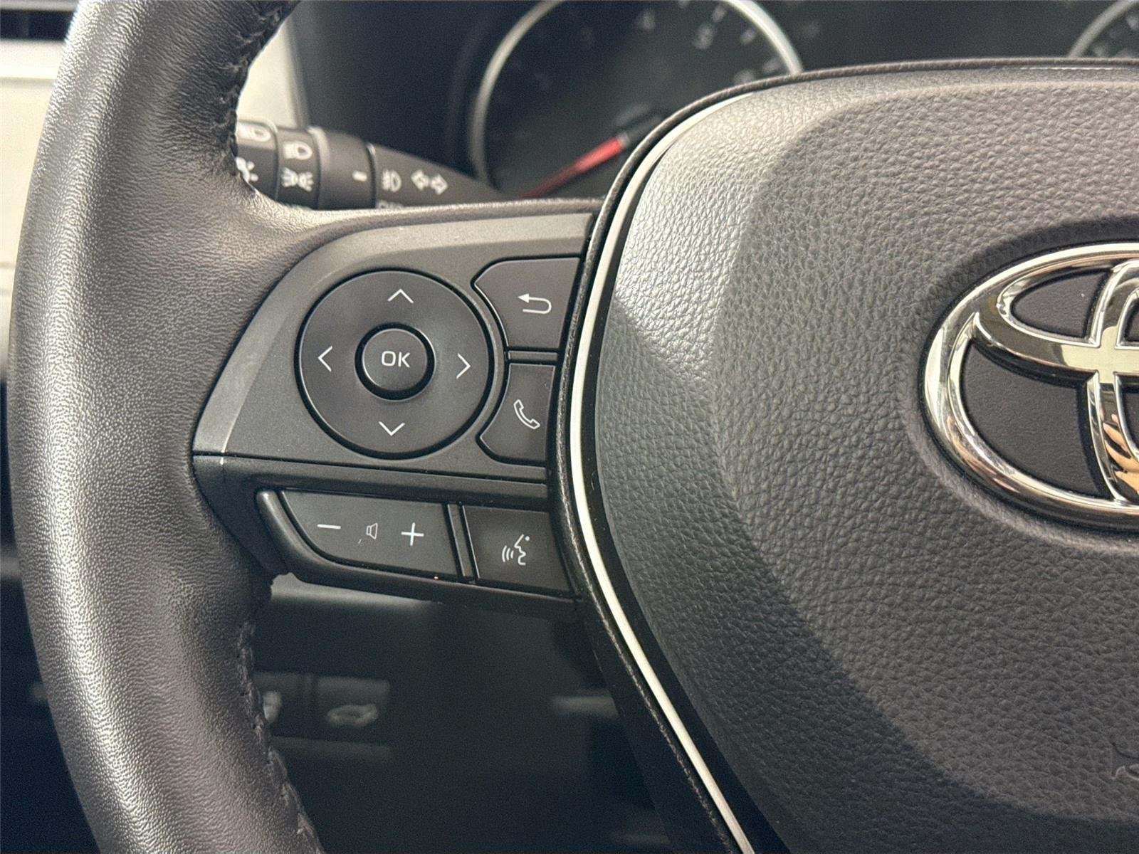Certified Used 2022 Midnight Black Metallic Toyota XLE Premium image 17