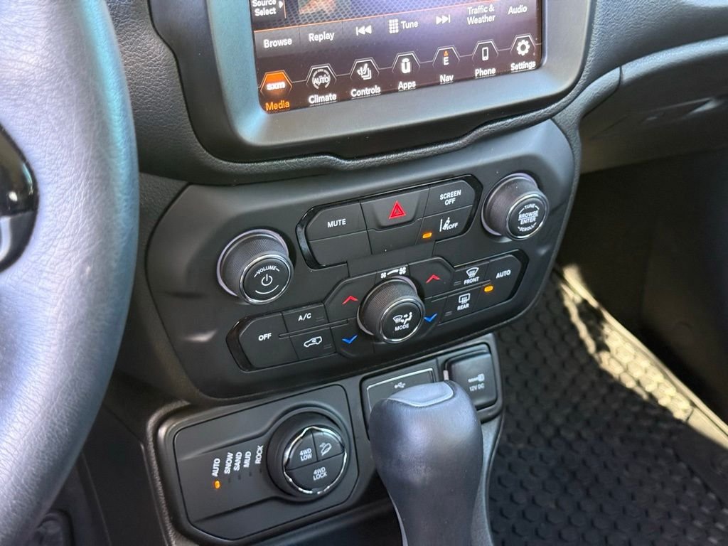 Used 2022 Gray Jeep Trailhawk image 36