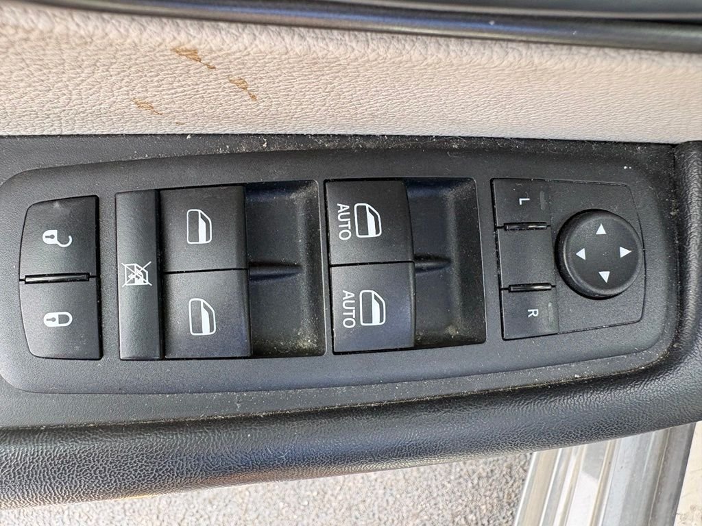 Used 2022 White Chrysler Touring L image 14