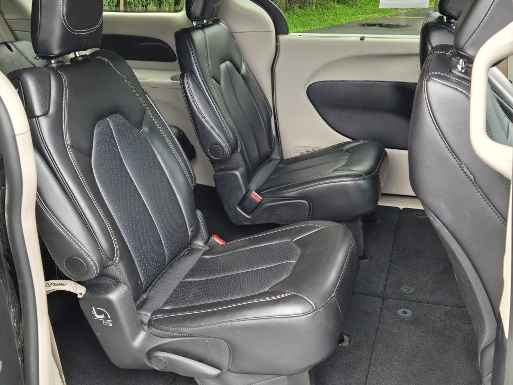 2024 Chrysler Pacifica Touring L - Photo 9