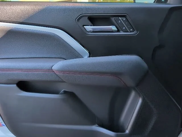 2026 Chevrolet Colorado Z71 - Photo 14