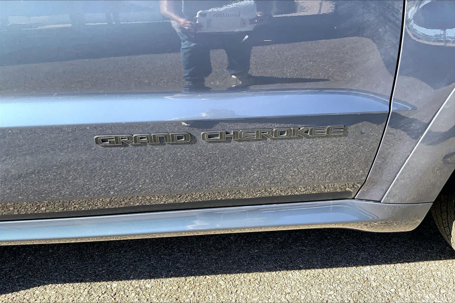 Used 2020 Slate Blue Pearlcoat Jeep Limited X image 10