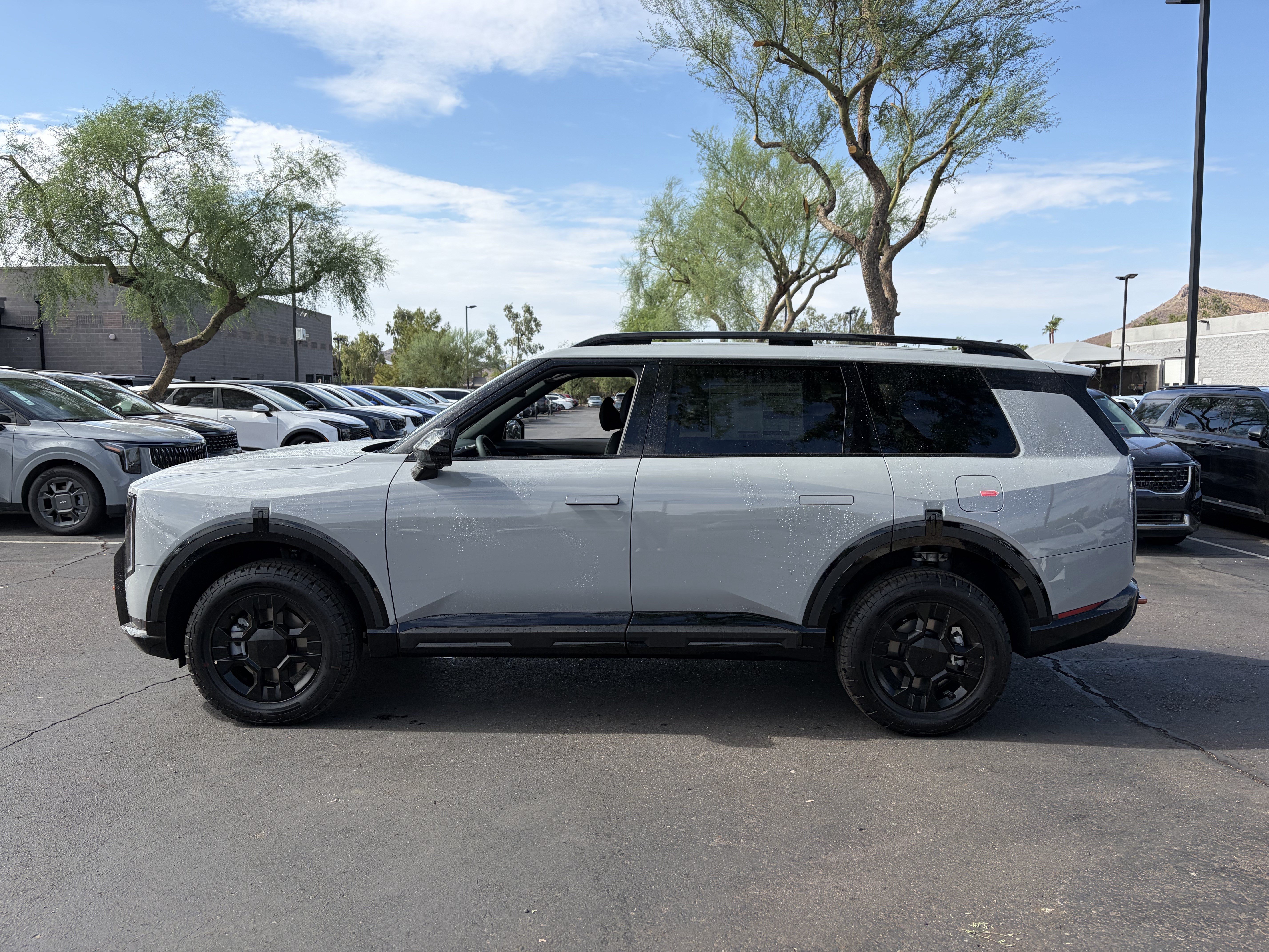New 2027 Wolf Gray Kia X-PRO SX image 5