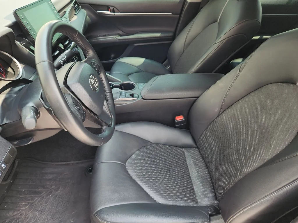 Used 2022 Wind Chill Pearl Toyota XSE image 15