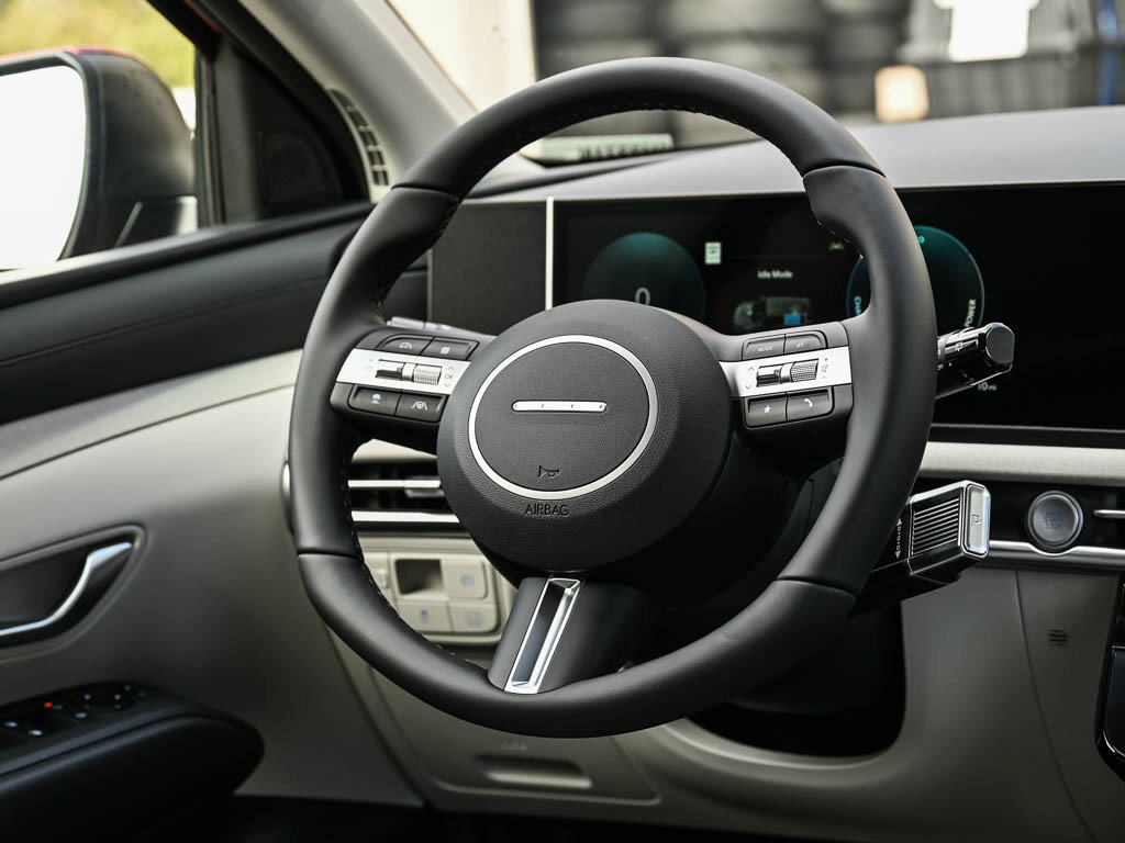 New 2026 Ash Black Hyundai SEL Convenience AWD image 15