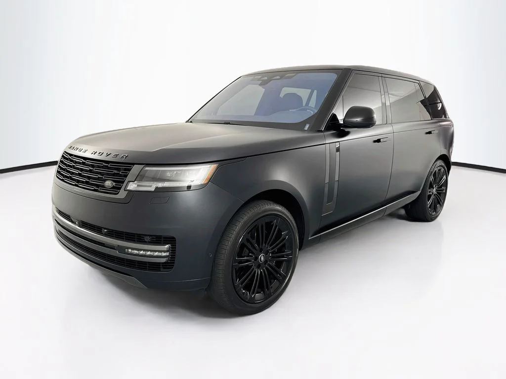 Used 2023 Black Land Rover SE image 1