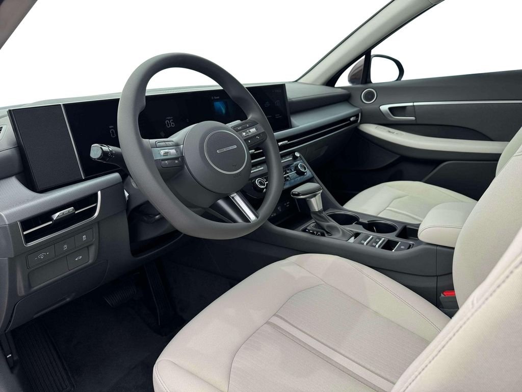 New 2026 Silver Hyundai SE image 14