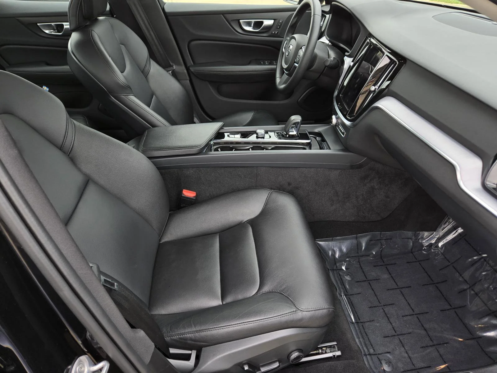 2024 Volvo S60 Core - Photo 30