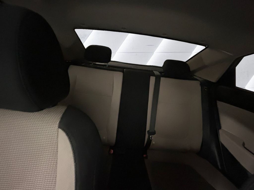 Used 2021 Black Hyundai SE image 18