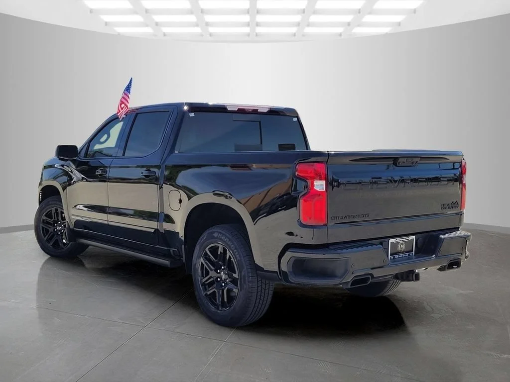 Used 2024 Black Chevrolet High Country image 6