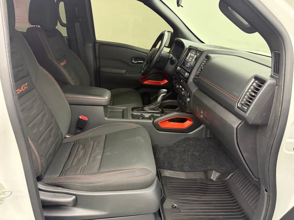 Used 2024 White Nissan PRO-4X image 32