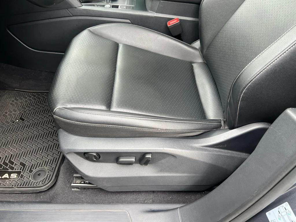 Used 2019 Gray Volkswagen 2.0T SE image 10