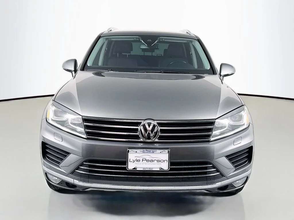 Used 2016 Gray Metallic Volkswagen VR6 FSI image 6