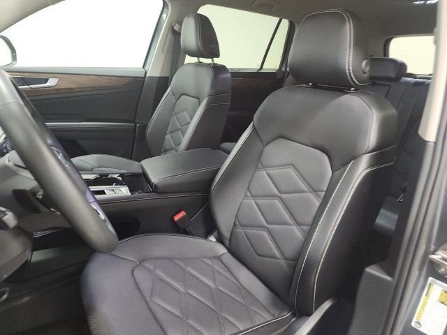 Used 2024 Platinum Gray Metallic Volkswagen 2.0T SE w/Technology image 20