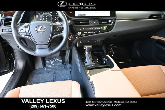 Certified Used 2025 SONIC CHROME Lexus 300h image 18