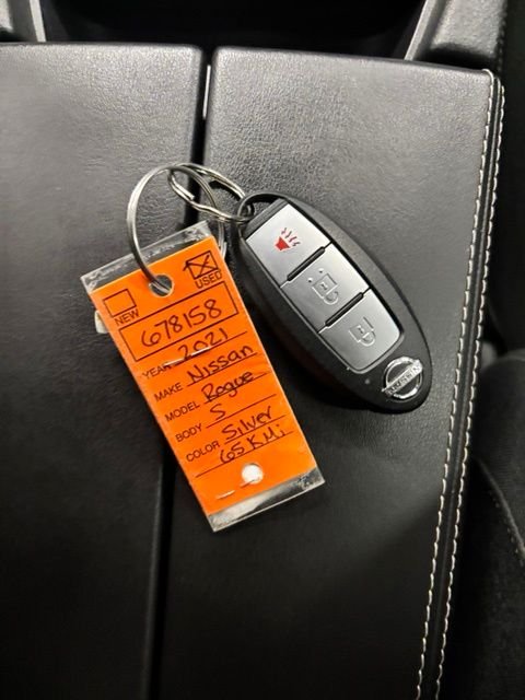 Used 2021 Gray Nissan S image 16