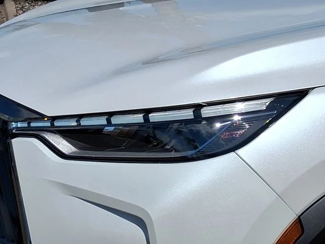 New 2027 2T RAD WHT INFINITI Autograph AWD image 7