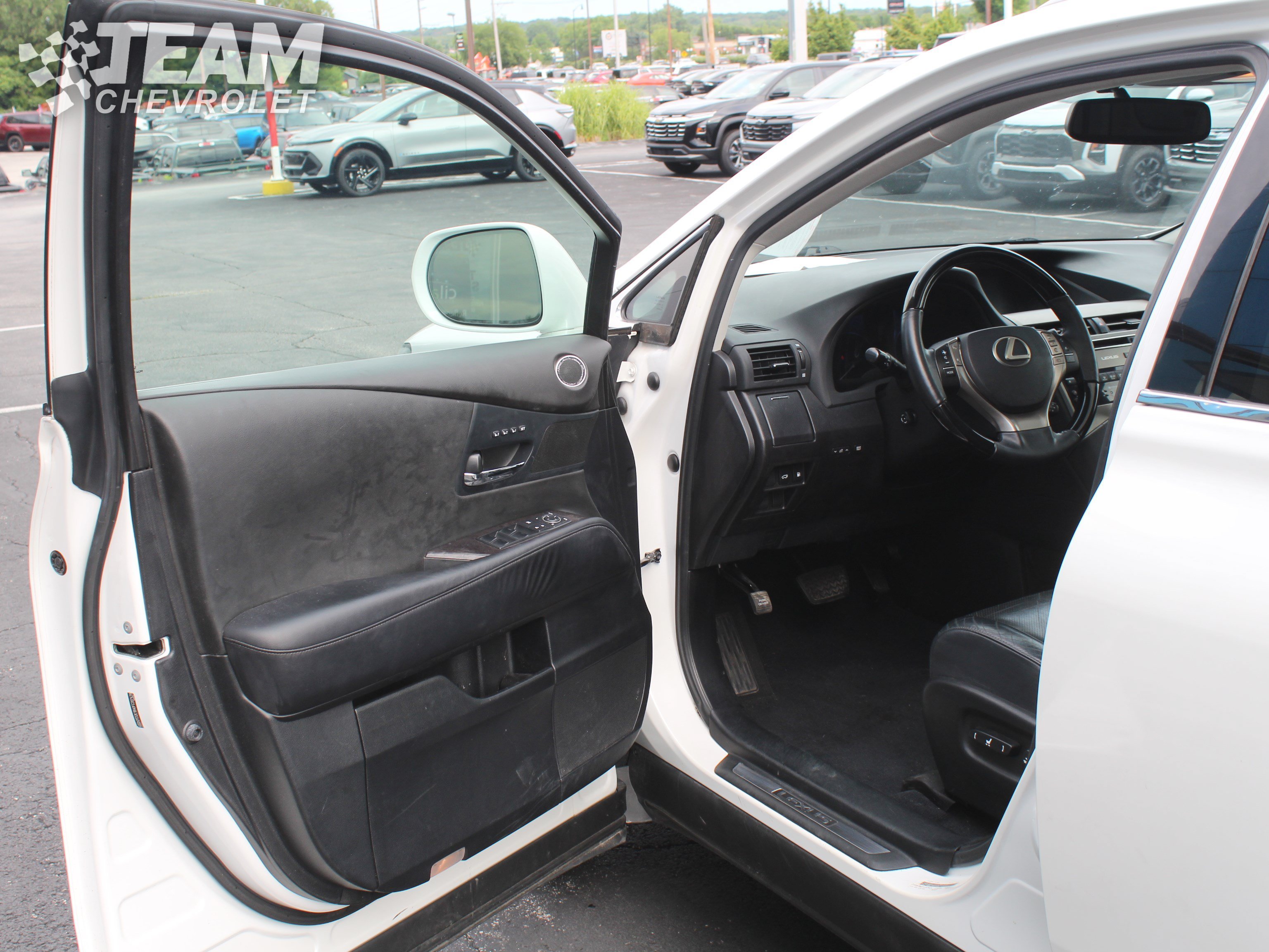 Used 2015 White Lexus  image 10