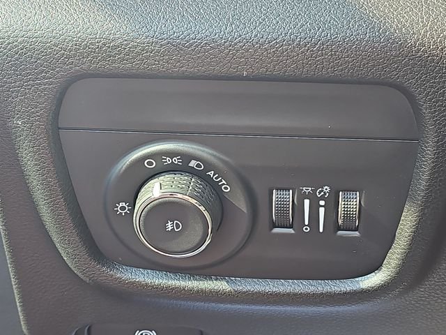 Used 2022 Red Jeep Limited image 20