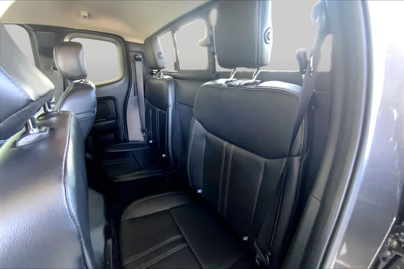 Certified Used 2020 Magnetic Metallic Ford LARIAT image 20