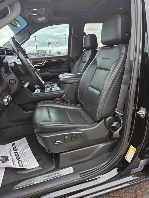 Used 2022 Onyx Black GMC Denali image 23