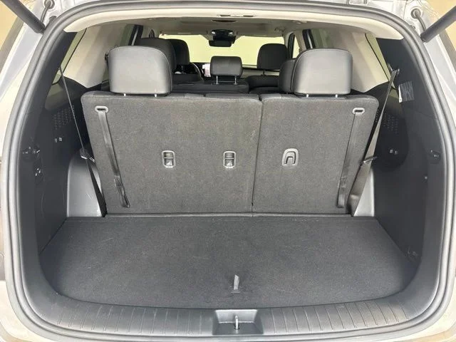 Used 2025 Silver Hyundai SEL Premium image 23