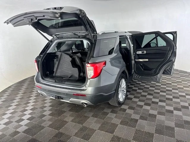 Used 2023 Gray Ford Limited image 16