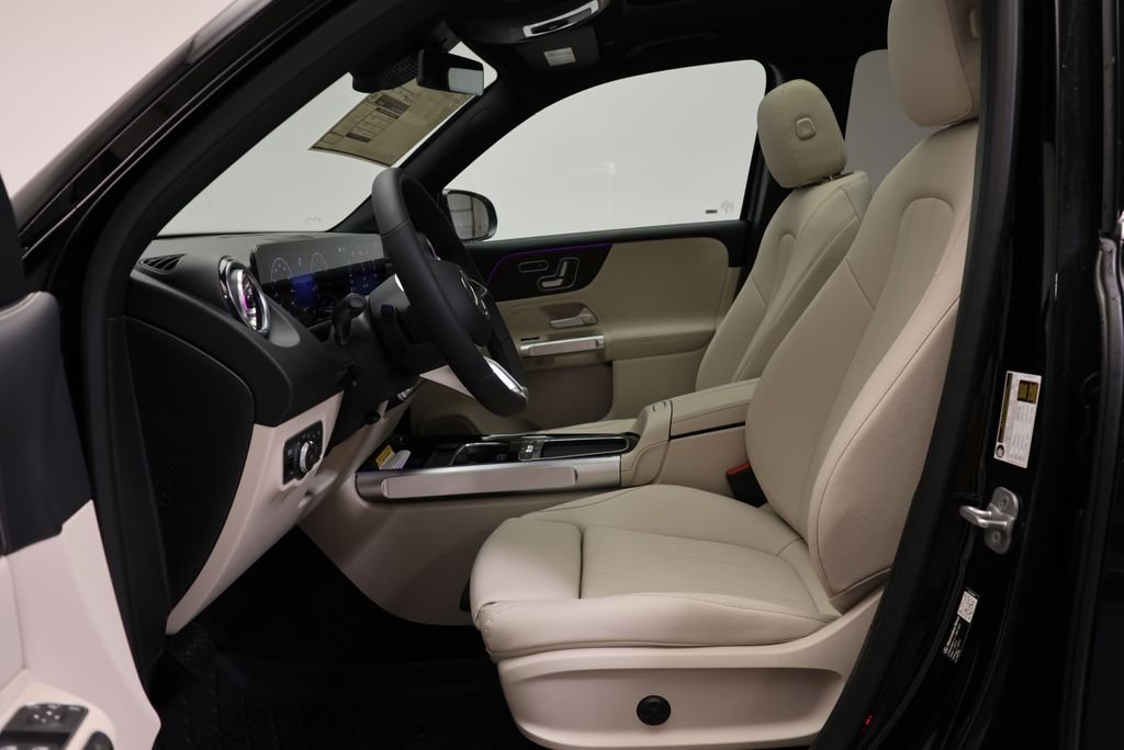 Used 2026 Night Black Mercedes-Benz GLB 250 image 39