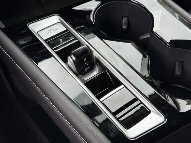 New 2026 Black Volkswagen 2.0T SE w/Technology image 15