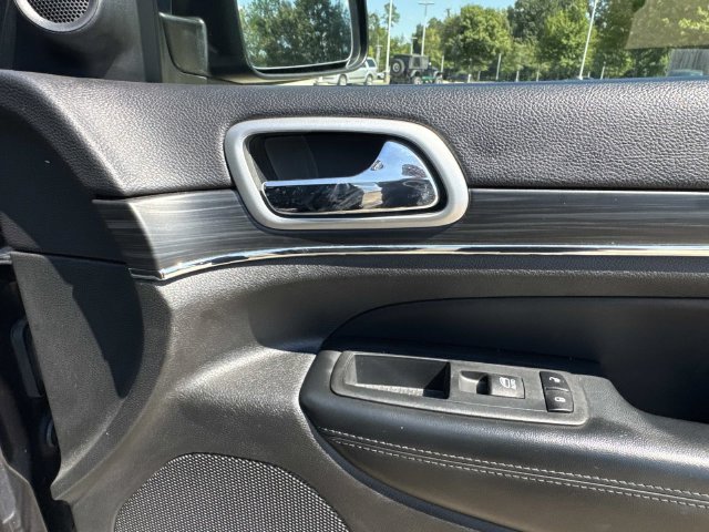 Used 2019 Gray Jeep Limited image 42