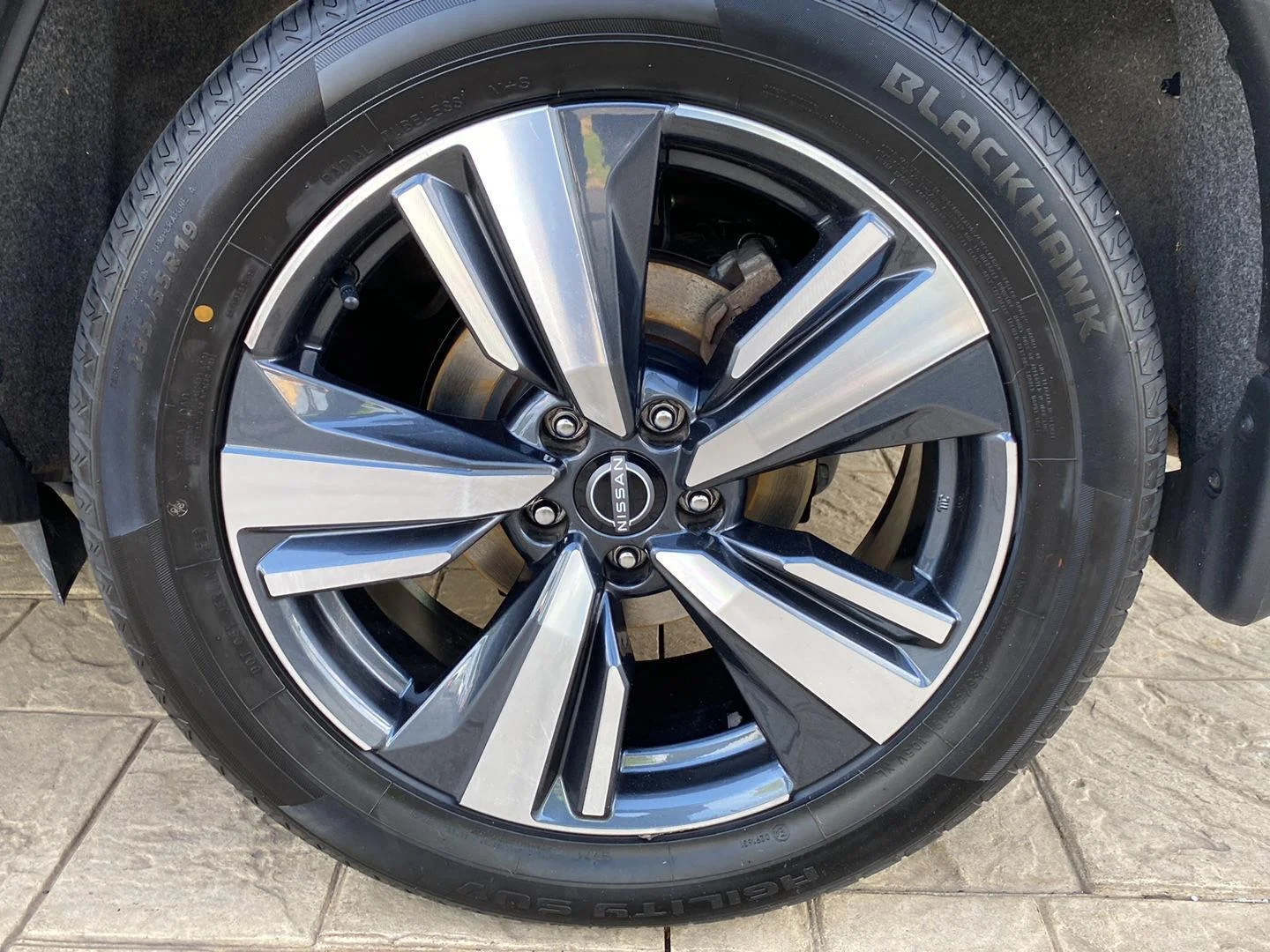 Used 2023 Boulder Gray Pearl Nissan Platinum image 15