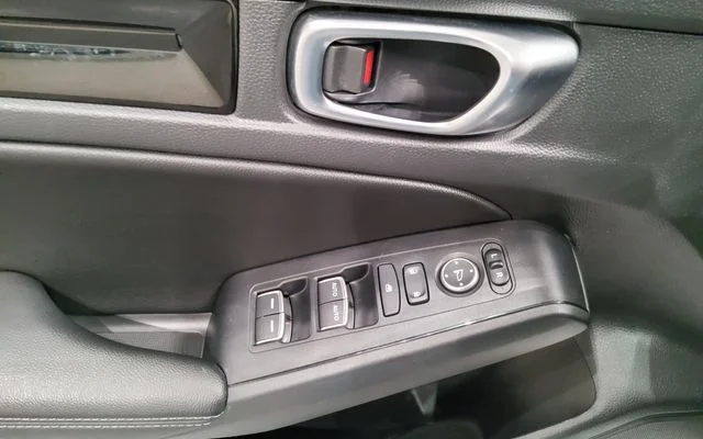 Used 2023 Silver Honda EX-L image 26