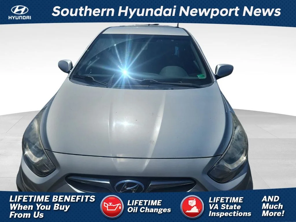 2014 Hyundai Accent GS 5-Door 6-Speed Automatic's photo
