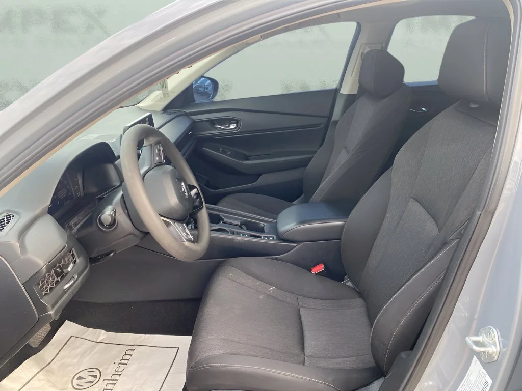 Used 2025 Gray Honda SE image 8