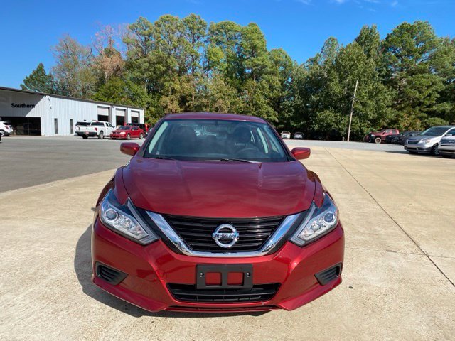 Used 2017 Red Nissan 2.5 S image 5