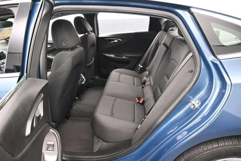 Used 2024 Lakeshore Blue Metallic Chevrolet LT image 25