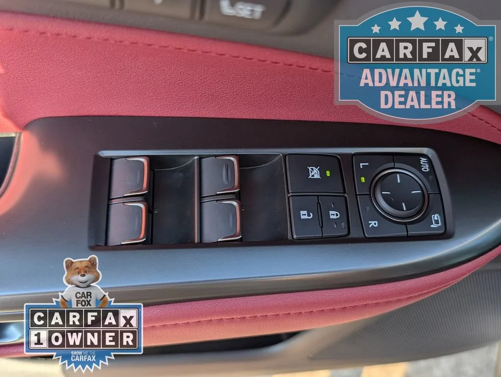 Used 2025 White Lexus Luxury image 18