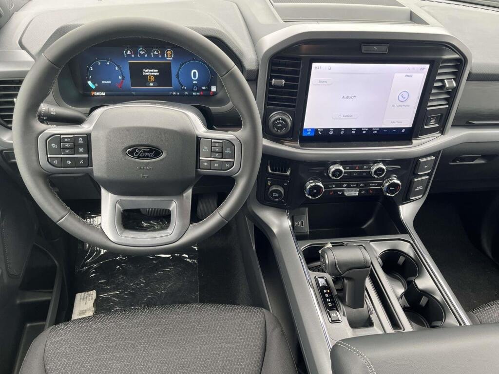 New 2026 Agate Black Metallic Ford XLT image 2