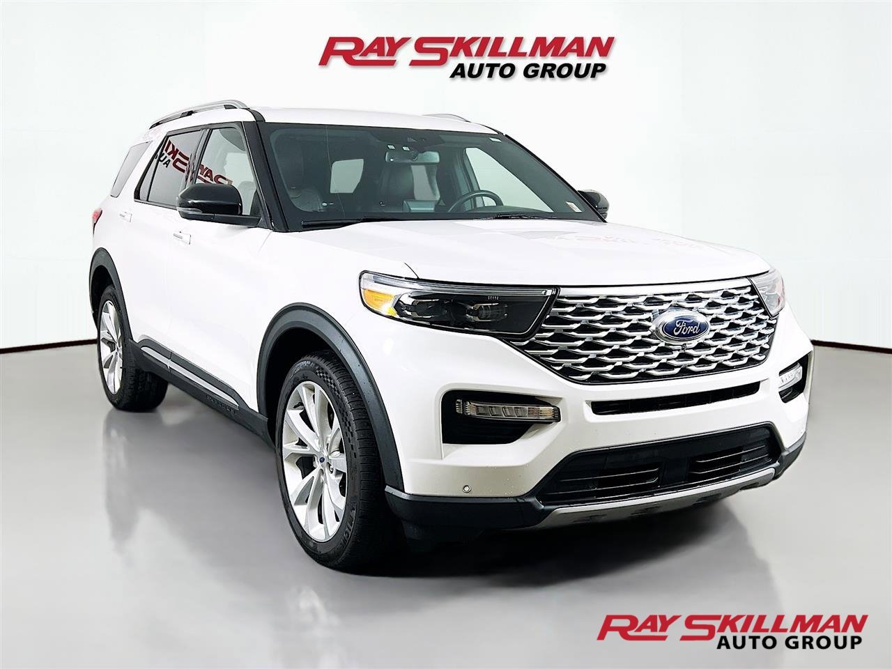 Used 2022 White Ford PLATINUM image 1
